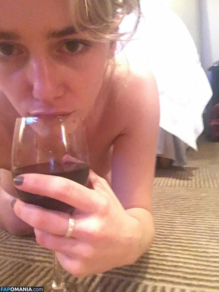 Addison Timlin Çıplak Sızdırılmış Fotoğraf #24