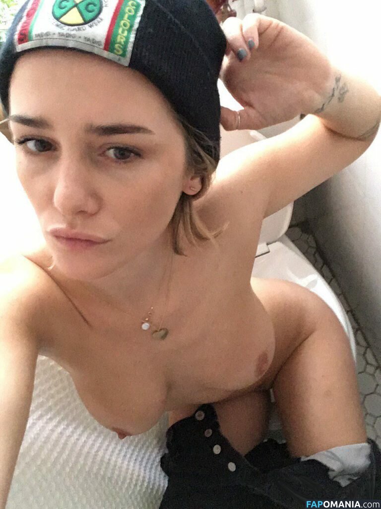 Addison Timlin Çıplak Sızdırılmış Fotoğraf #42