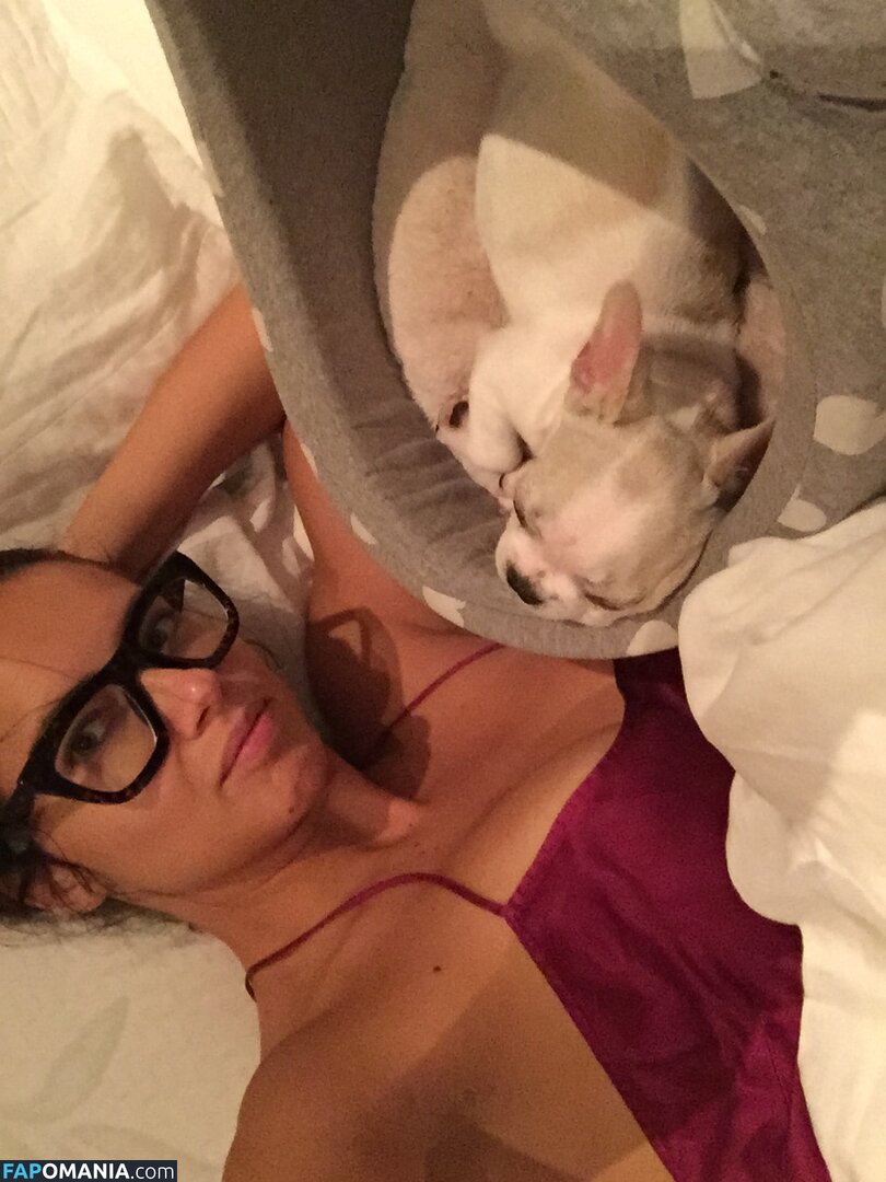 Adriana Lima Çıplak Sızdırılmış Fotoğraf #2
