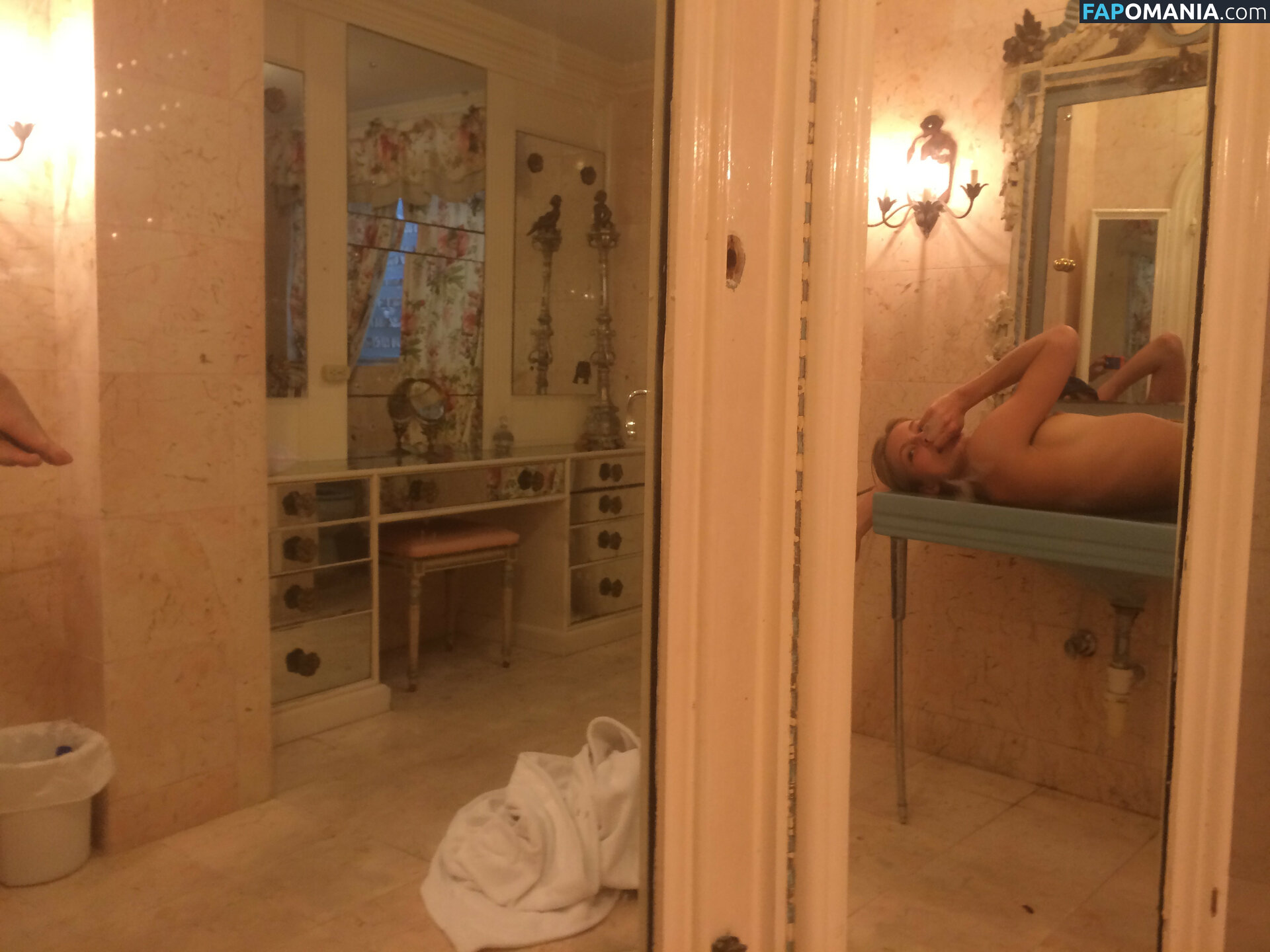 Allegra Carpenter Çıplak Sızdırılmış Fotoğraf #19