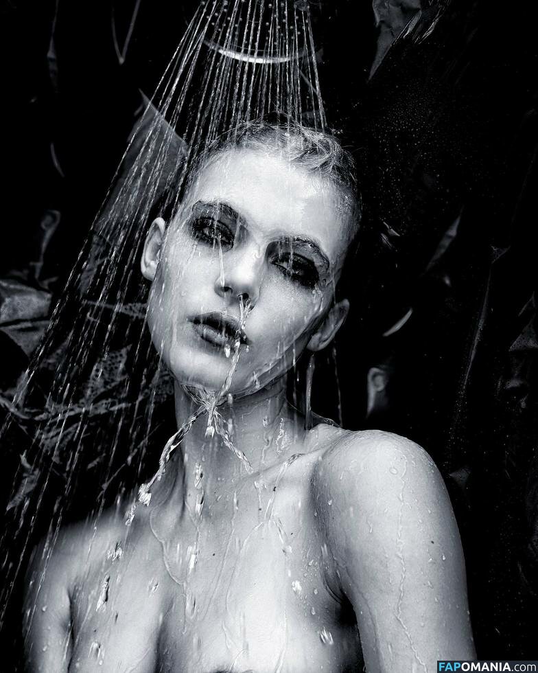 Allegra Carpenter Çıplak Sızdırılmış Fotoğraf #81