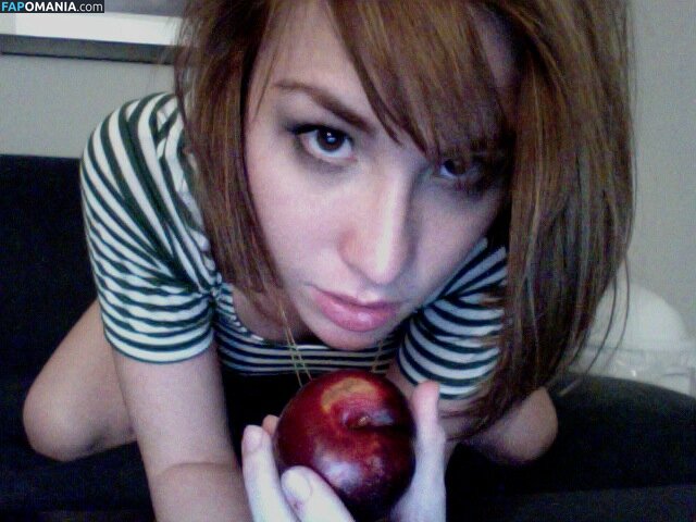Allison Scagliotti Çıplak Sızdırılmış Fotoğraf #6