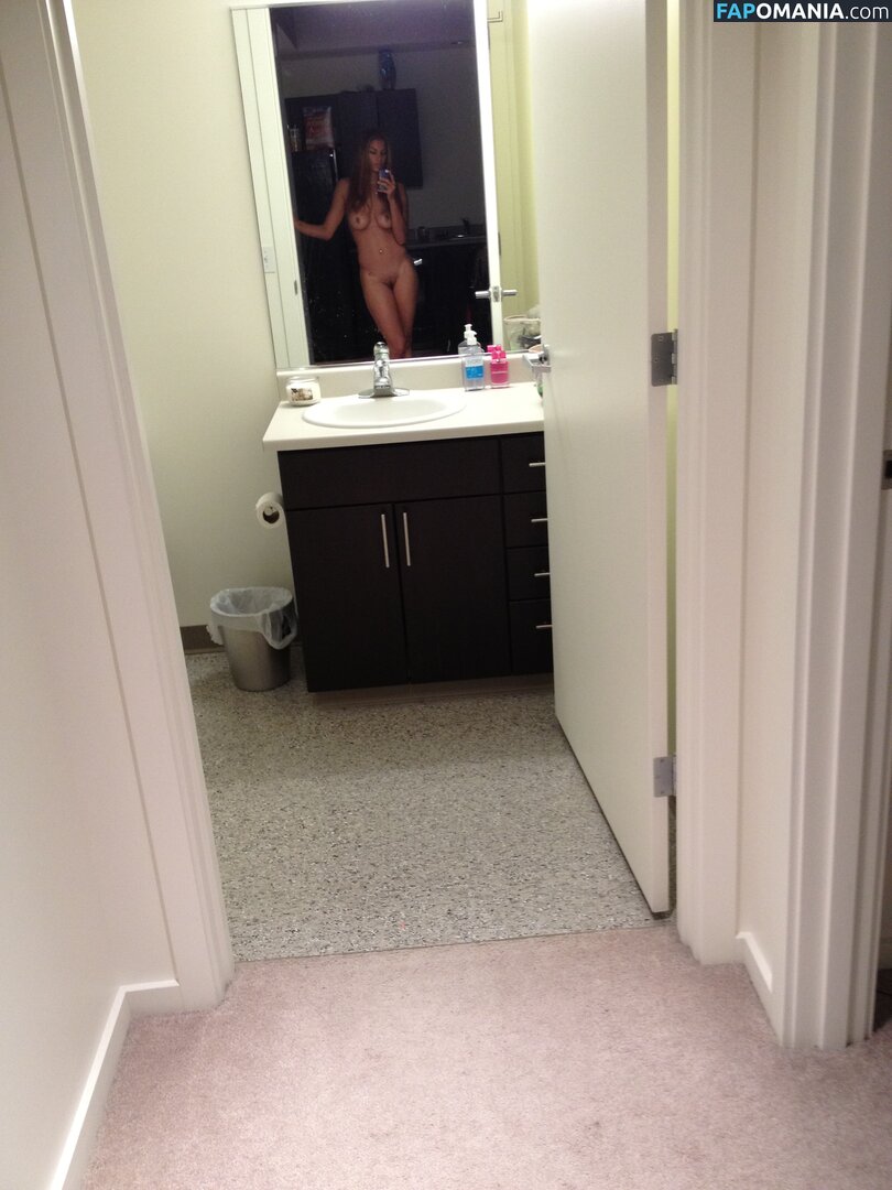 Alysha Clark Çıplak Sızdırılmış Fotoğraf #2