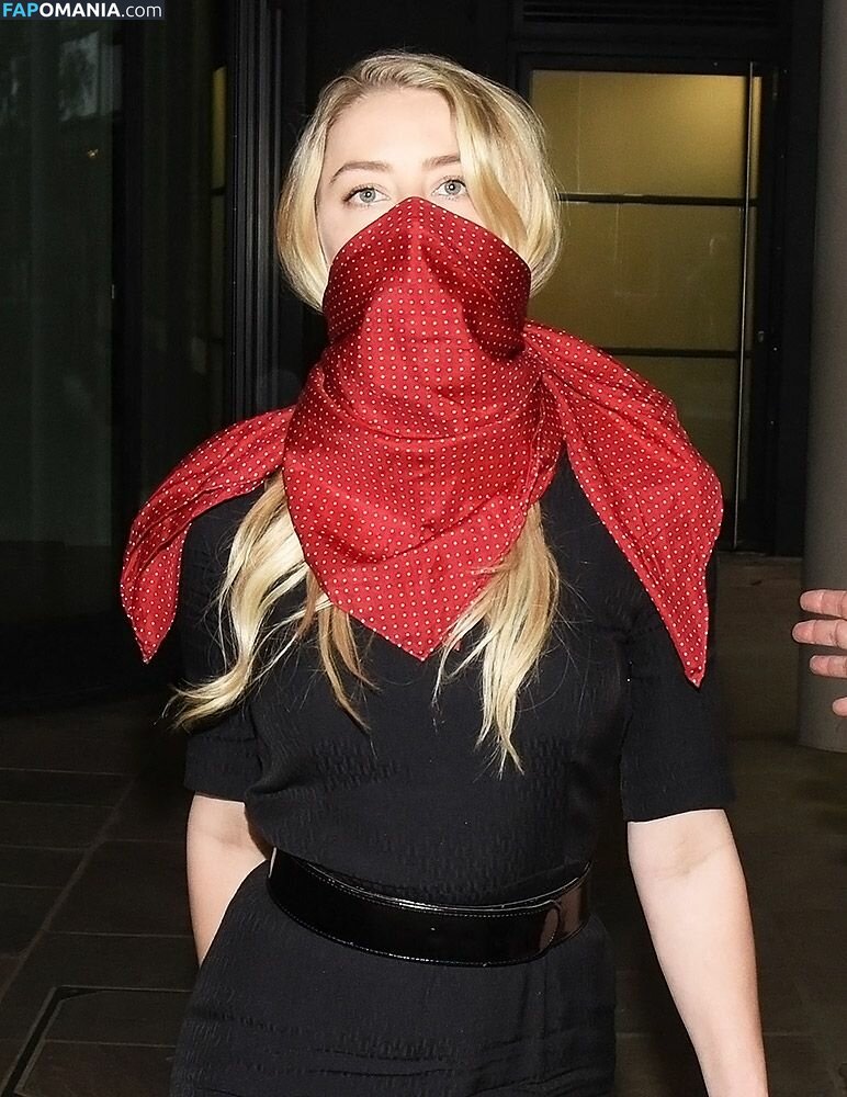 Amber Heard Çıplak Sızdırılmış Fotoğraf #57
