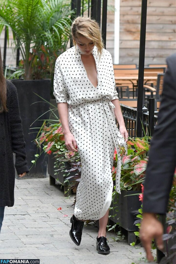 Amber Heard Çıplak Sızdırılmış Fotoğraf #209
