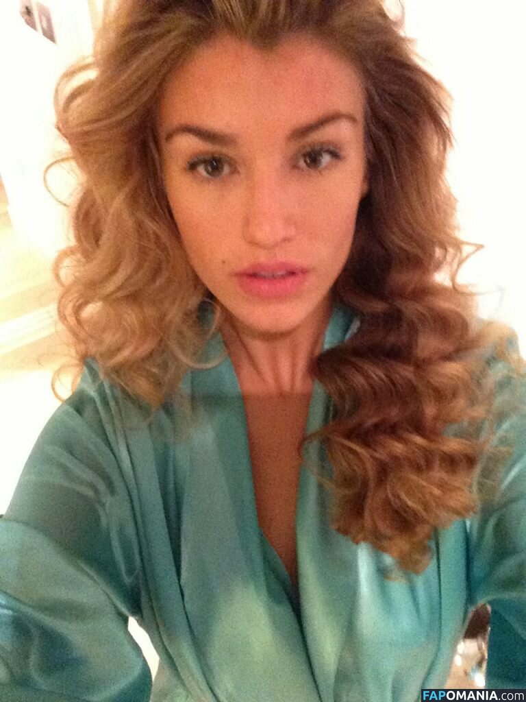 Amy Willerton Çıplak Sızdırılmış Fotoğraf #50