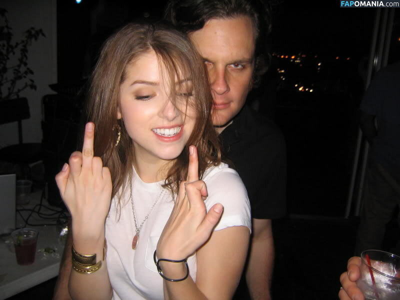 Anna Kendrick Çıplak Sızdırılmış Fotoğraf #1