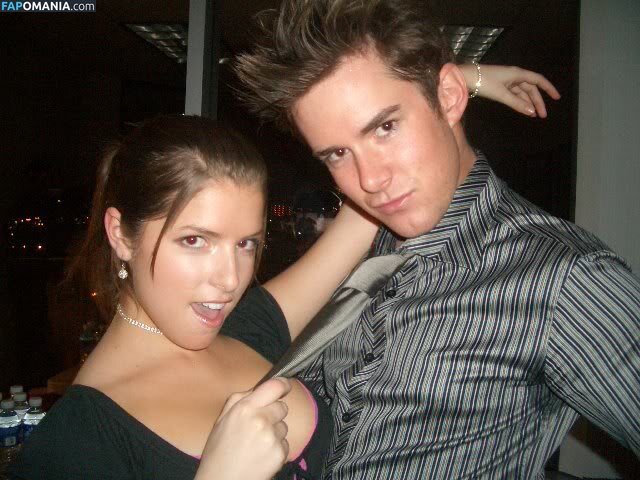 Anna Kendrick Çıplak Sızdırılmış Fotoğraf #16