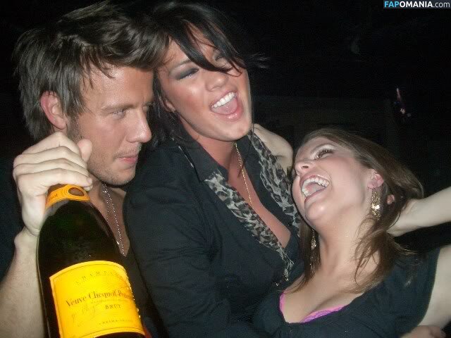 Anna Kendrick Çıplak Sızdırılmış Fotoğraf #24