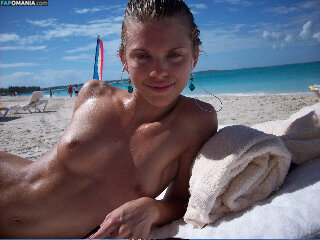 AnnaLynne McCord Çıplak Sızdırılmış Fotoğraf #16