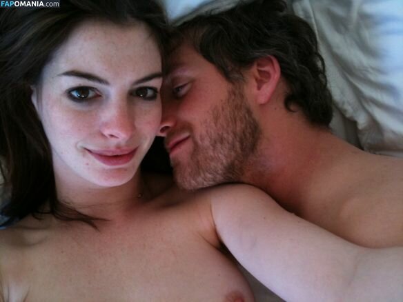 Anne Hathaway Çıplak Sızdırılmış Fotoğraf #7