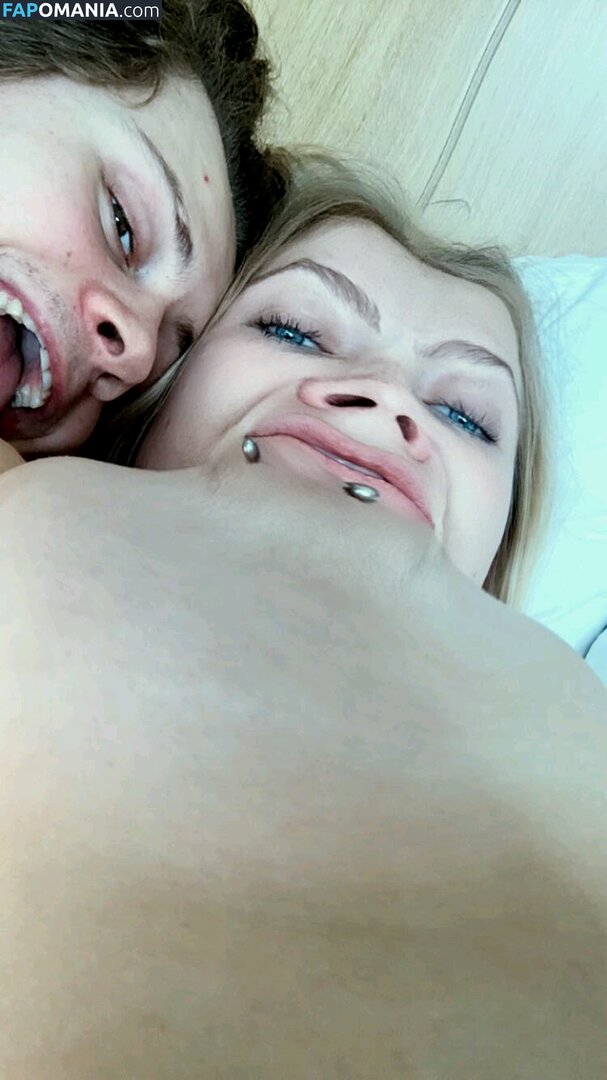 Annika Boron Çıplak Sızdırılmış Fotoğraf #24