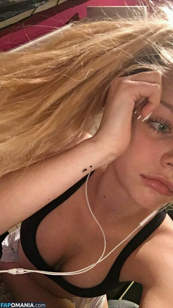 Annika Boron Çıplak Sızdırılmış Fotoğraf #40