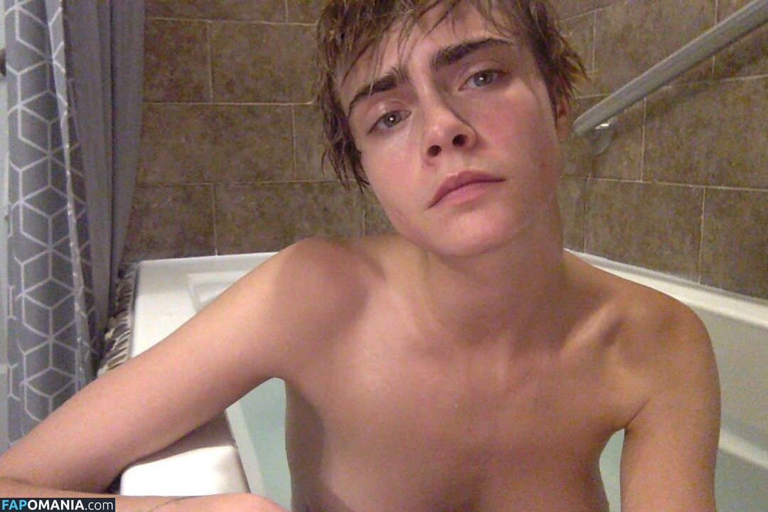 Ashley Benson And Cara Delevingne Çıplak Sızdırılmış Fotoğraf #10