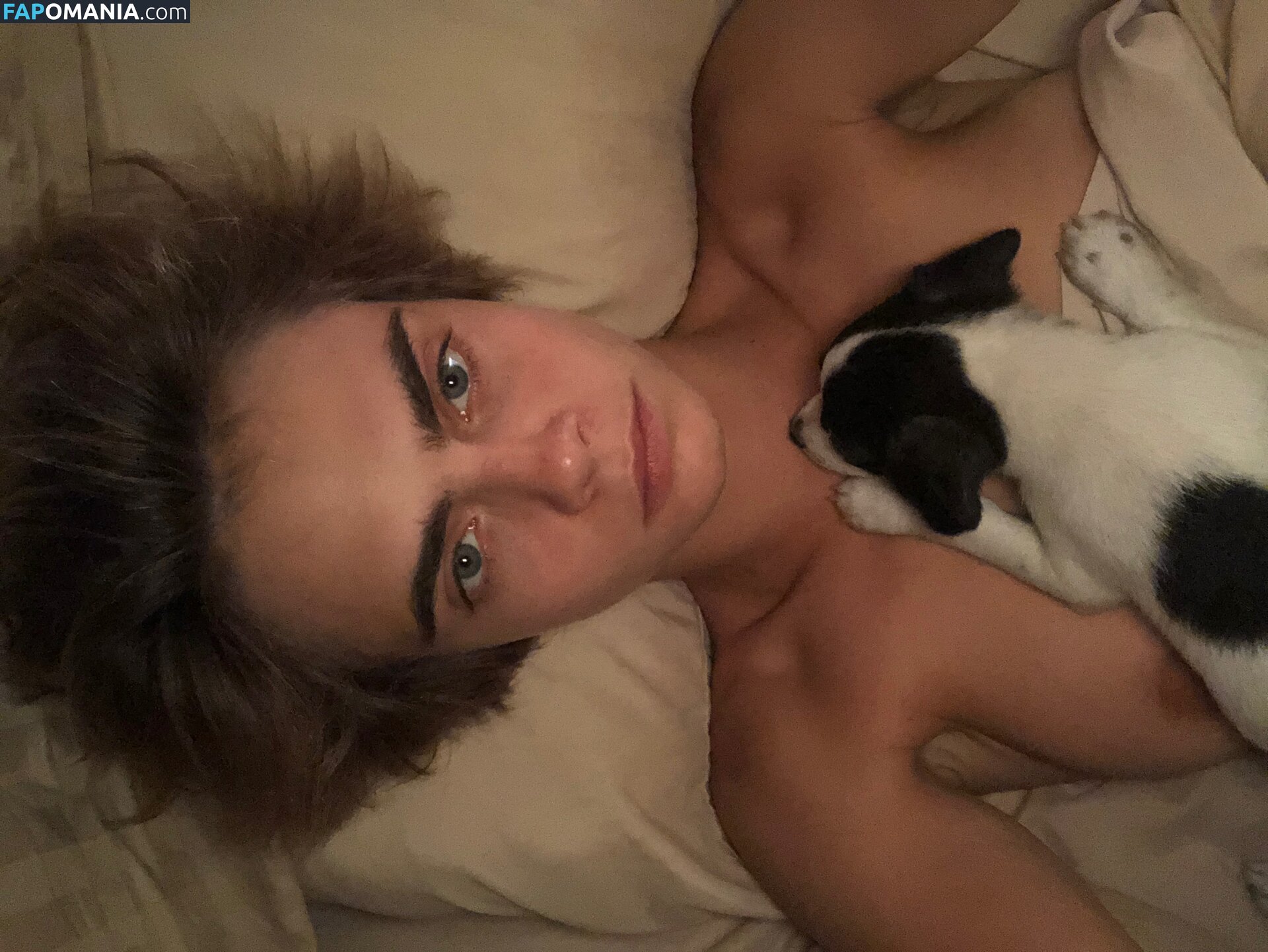 Ashley Benson And Cara Delevingne Çıplak Sızdırılmış Fotoğraf #36