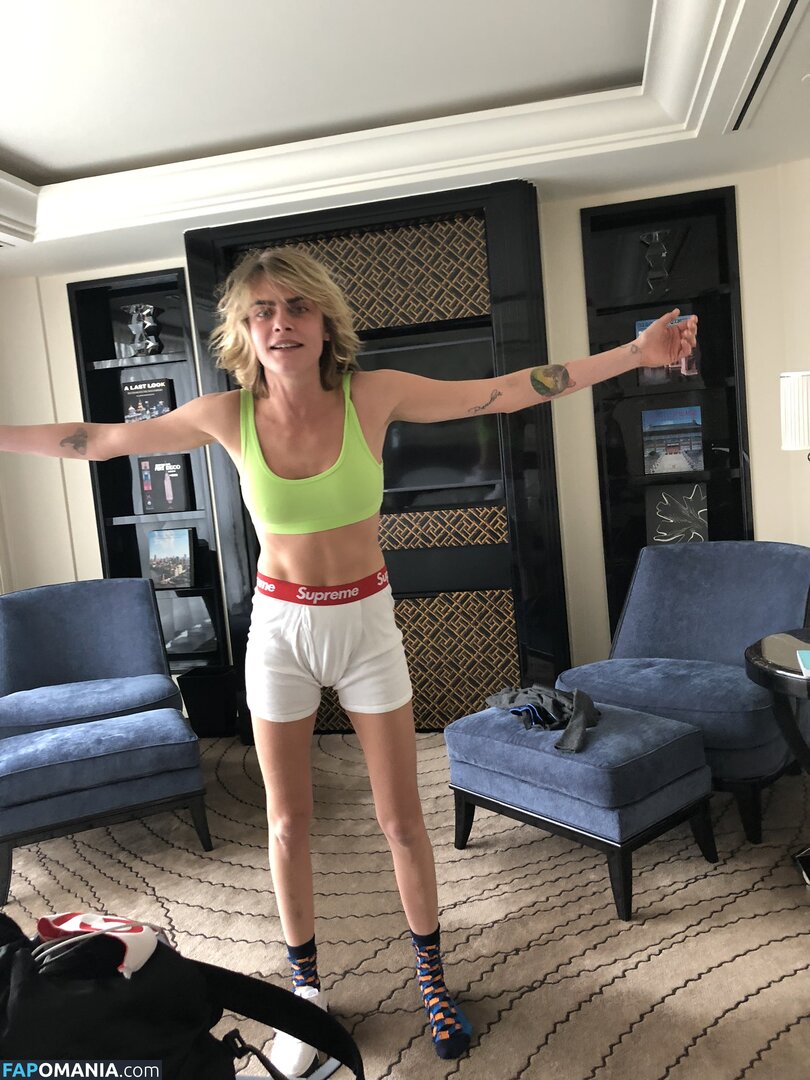 Ashley Benson And Cara Delevingne Çıplak Sızdırılmış Fotoğraf #57