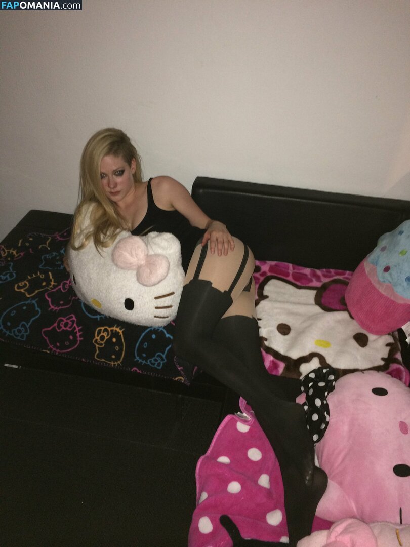 Avril Lavigne Çıplak Sızdırılmış Fotoğraf #8