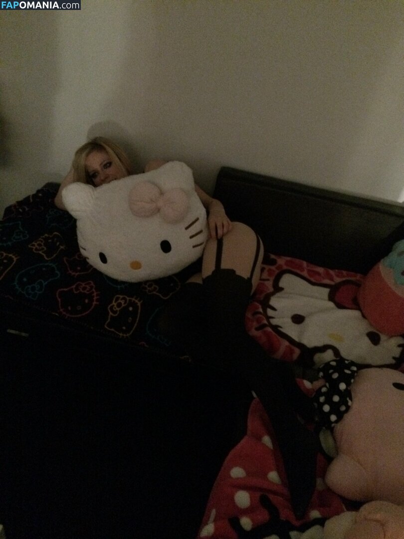 Avril Lavigne Çıplak Sızdırılmış Fotoğraf #14