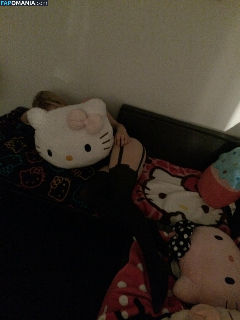 Avril Lavigne Çıplak Sızdırılmış Fotoğraf #16