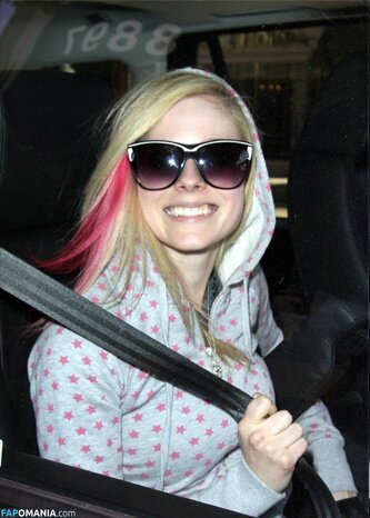 Avril Lavigne Çıplak Sızdırılmış Fotoğraf #32