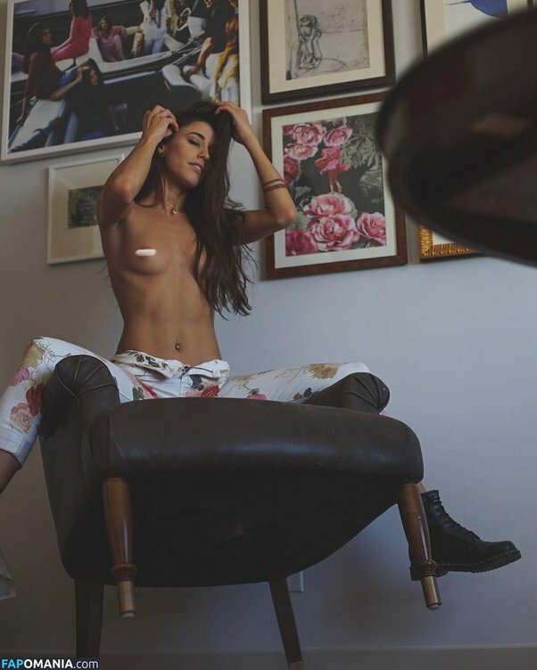 Azrael Renee Çıplak Sızdırılmış Fotoğraf #13