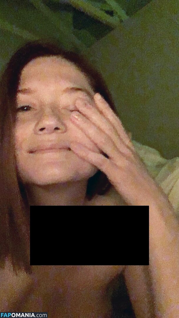 Bonnie Wright Çıplak Sızdırılmış Fotoğraf #5