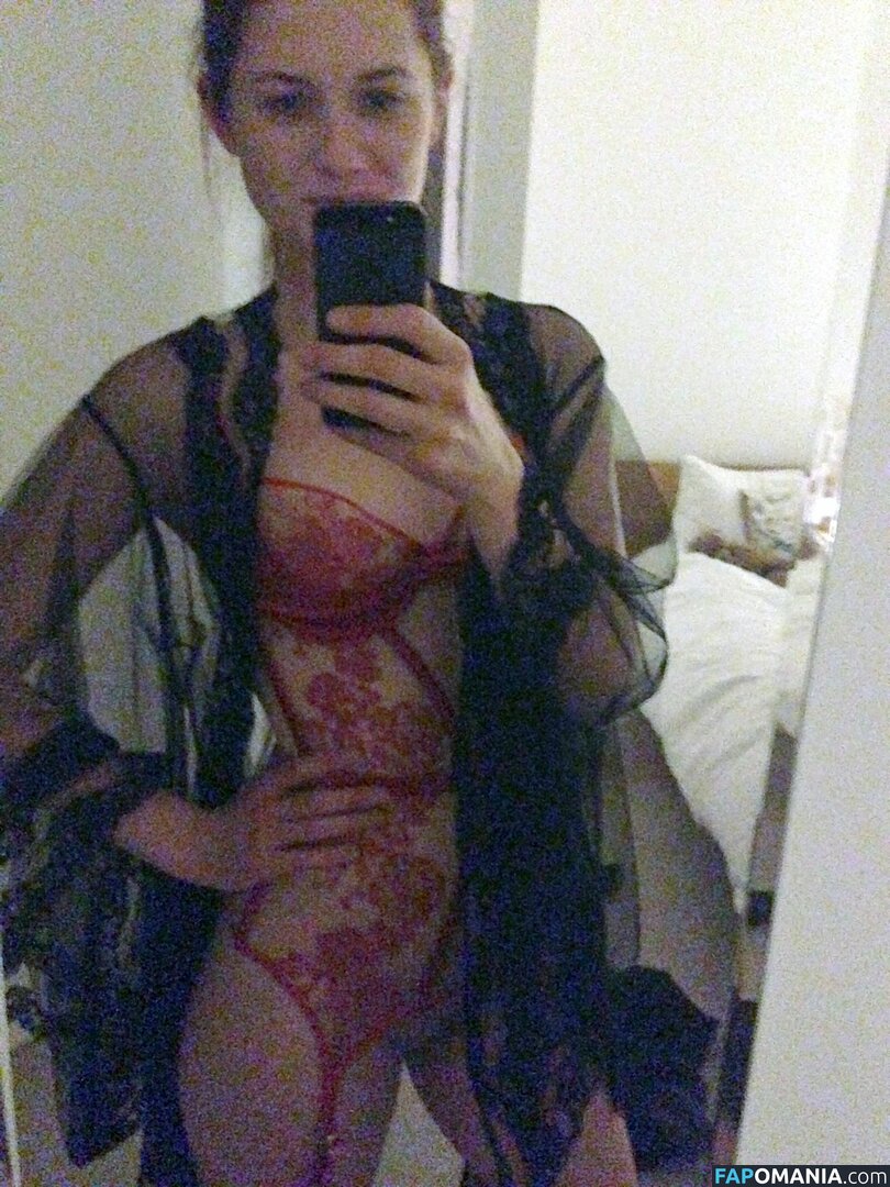 Bonnie Wright Çıplak Sızdırılmış Fotoğraf #14