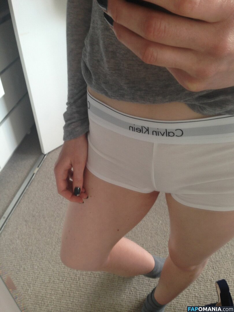 Bonnie Wright Çıplak Sızdırılmış Fotoğraf #20