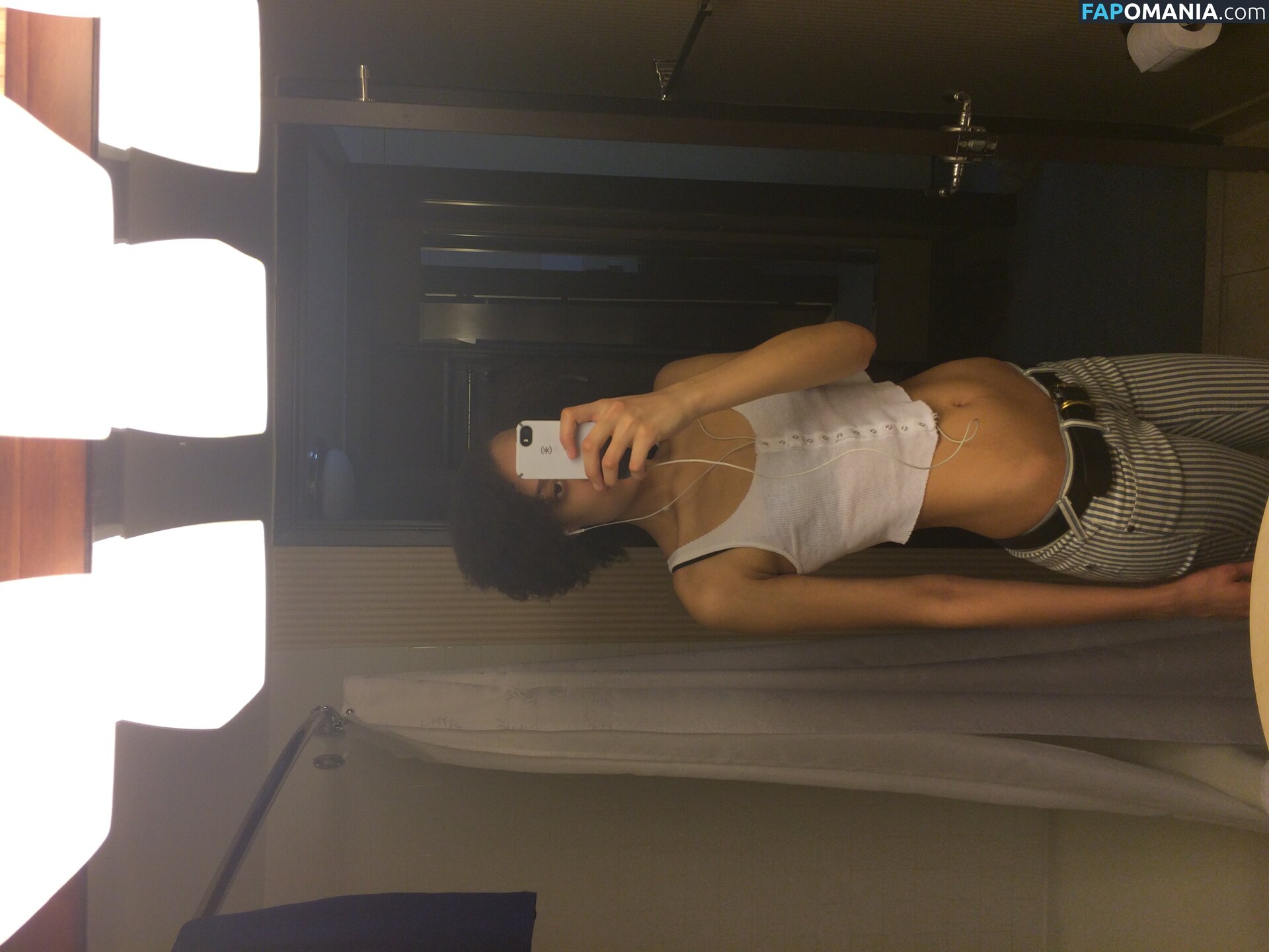 Britne Oldford Çıplak Sızdırılmış Fotoğraf #14