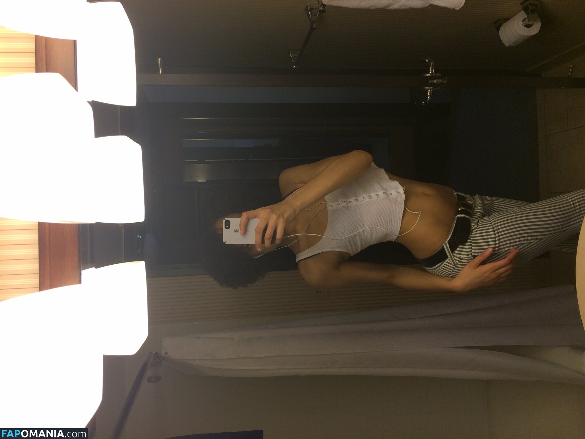 Britne Oldford Çıplak Sızdırılmış Fotoğraf #15