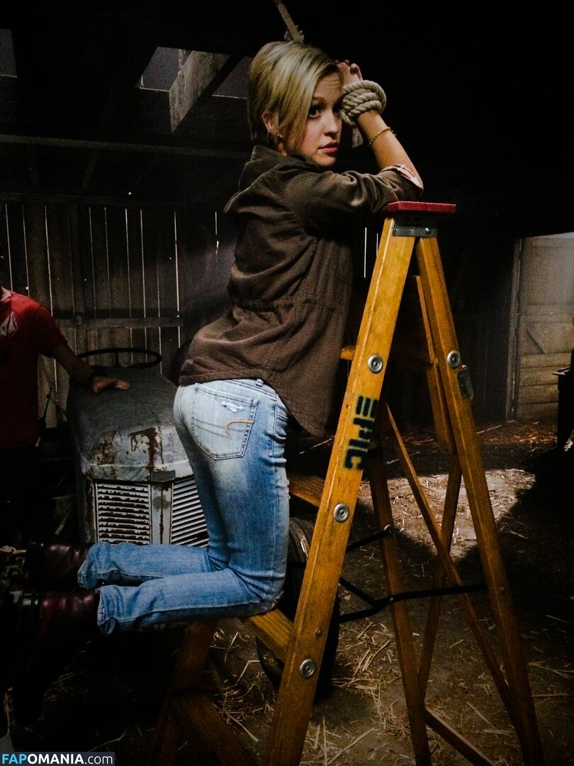 Britni Sheridan Çıplak Sızdırılmış Fotoğraf #12
