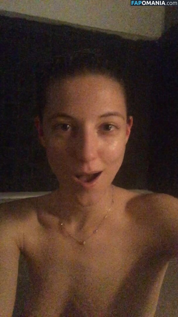 Caitlin Gerard Çıplak Sızdırılmış Fotoğraf #10