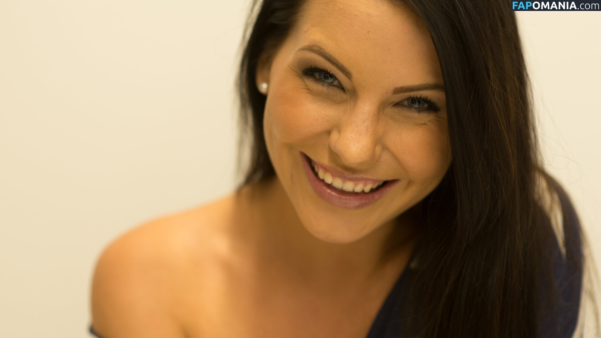 Carina Schwarz Çıplak Sızdırılmış Fotoğraf #16