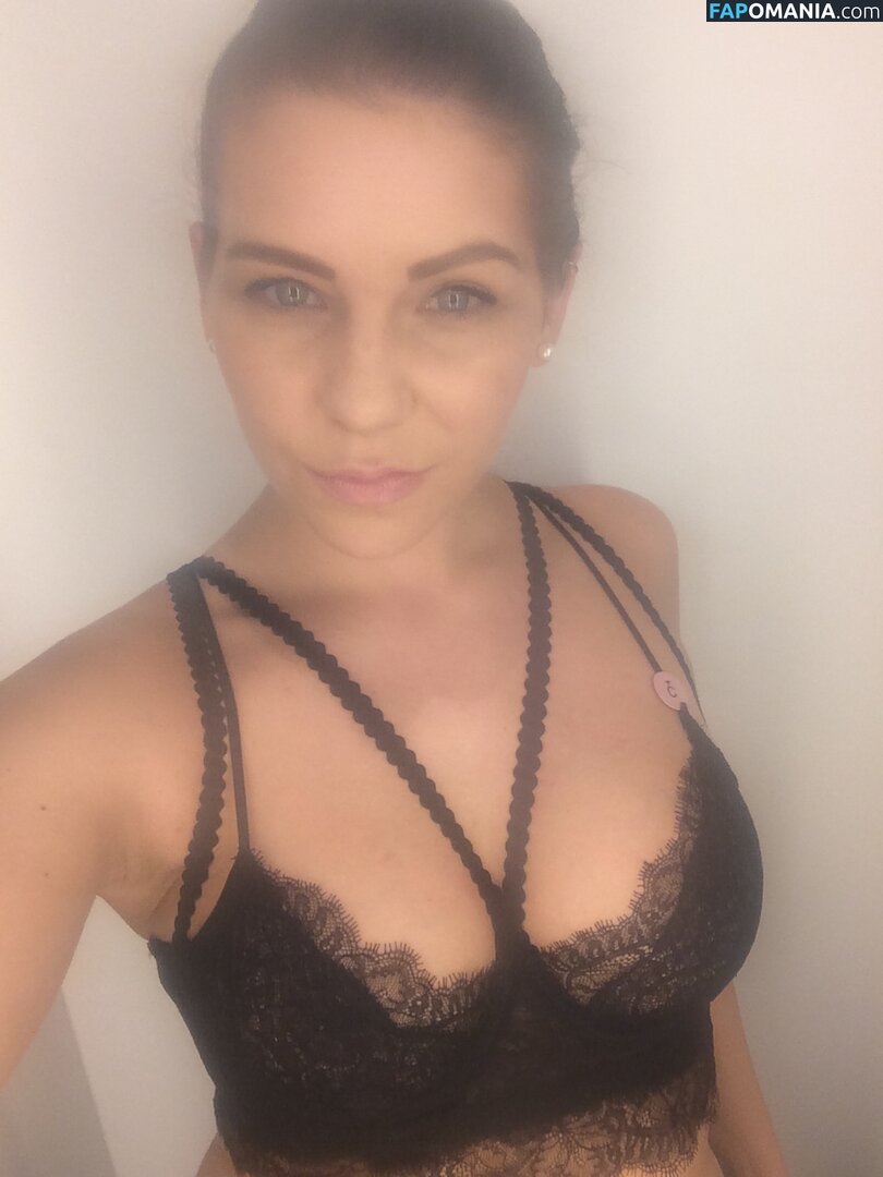 Carina Schwarz Çıplak Sızdırılmış Fotoğraf #23