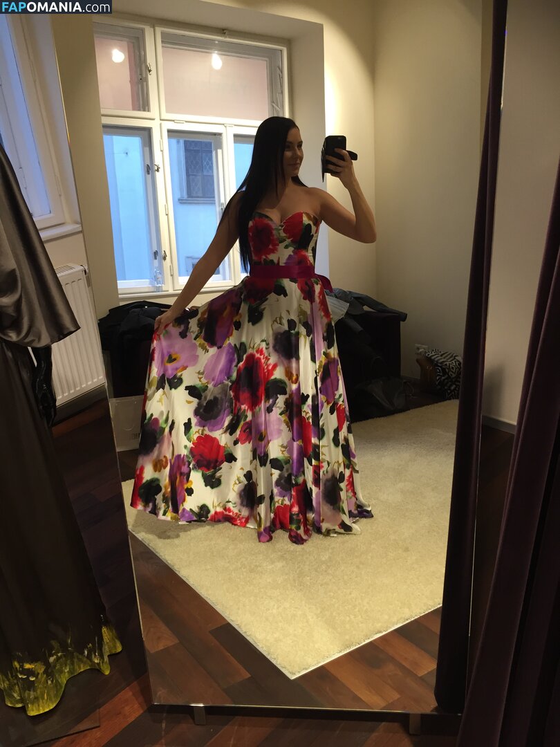 Carina Schwarz Çıplak Sızdırılmış Fotoğraf #154