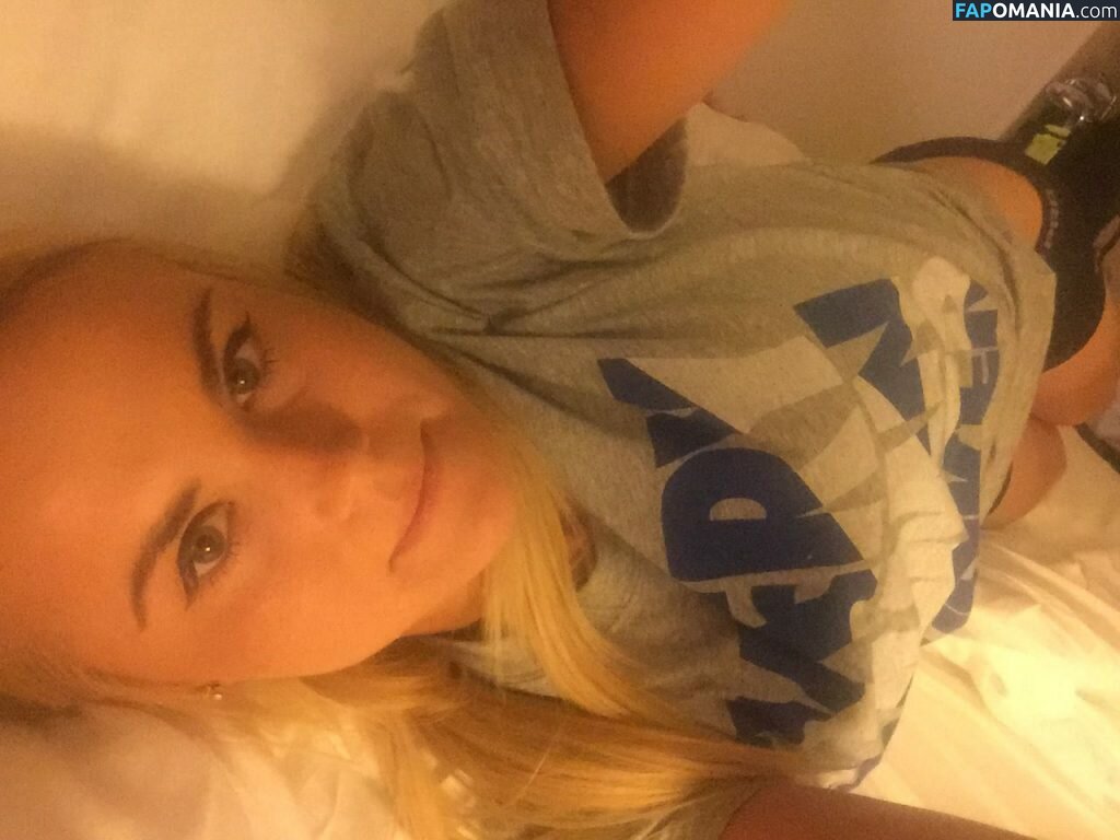 Carly Booth Çıplak Sızdırılmış Fotoğraf #35