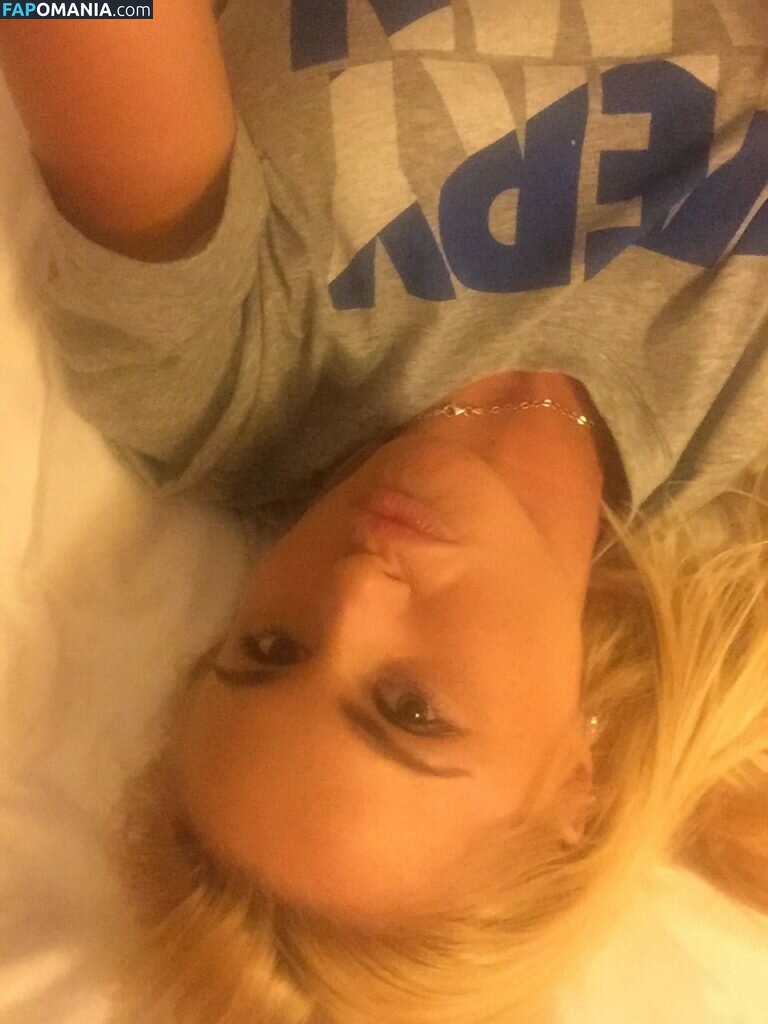 Carly Booth Çıplak Sızdırılmış Fotoğraf #45