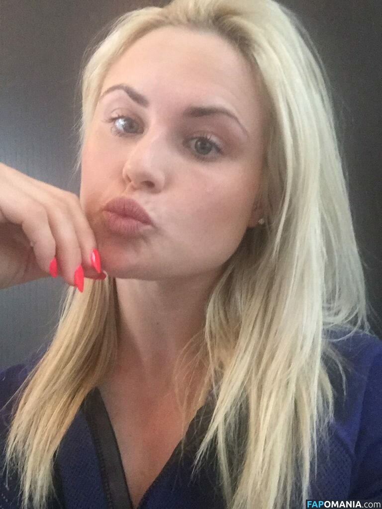 Carly Booth Çıplak Sızdırılmış Fotoğraf #74