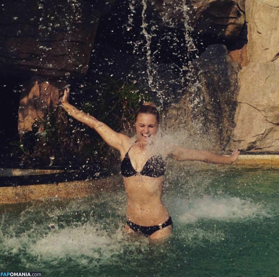 Carly Booth Çıplak Sızdırılmış Fotoğraf #75