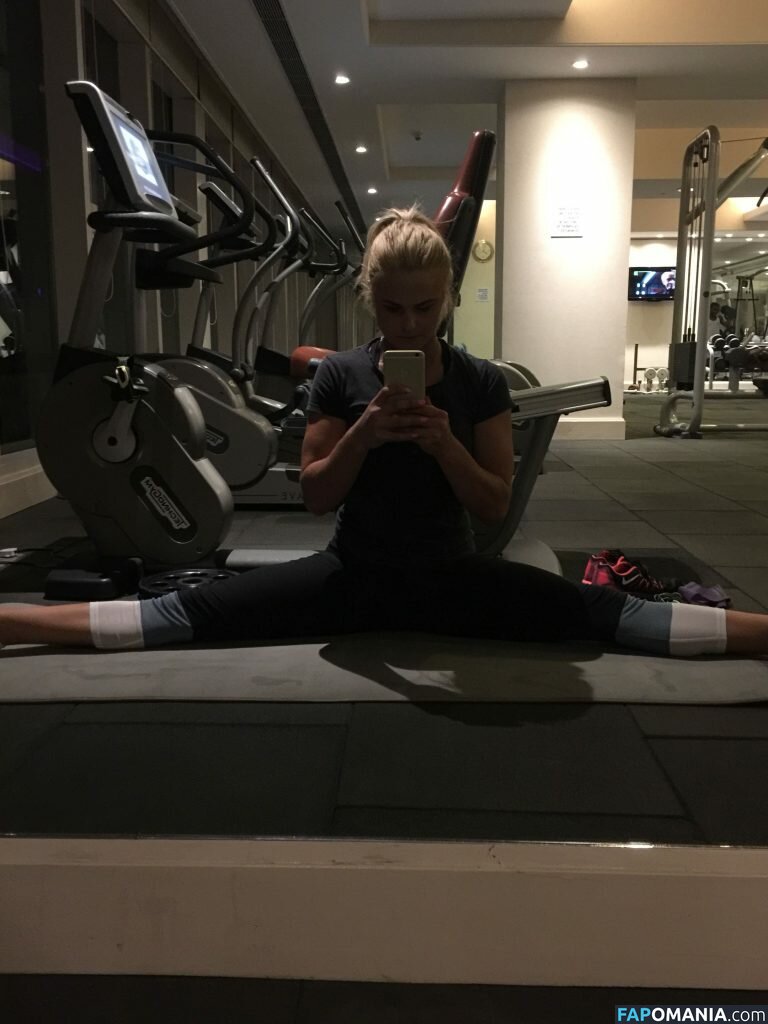 Carly Booth Çıplak Sızdırılmış Fotoğraf #88