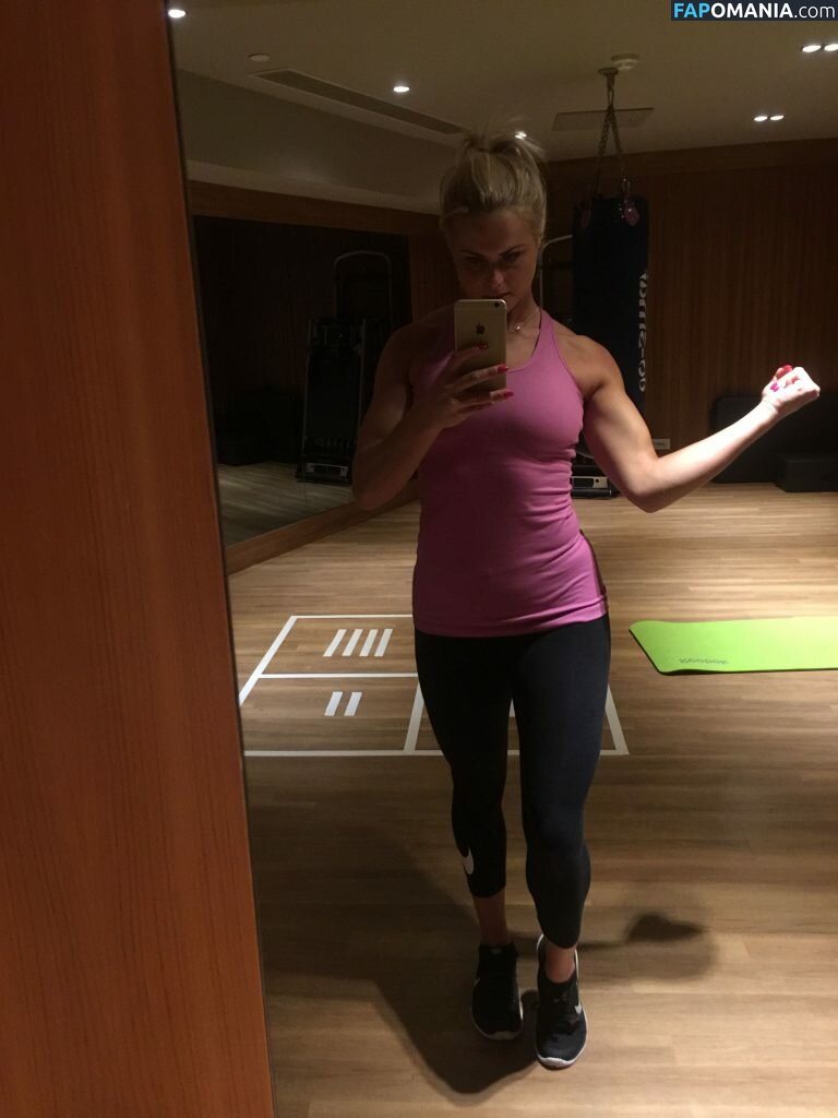 Carly Booth Çıplak Sızdırılmış Fotoğraf #108