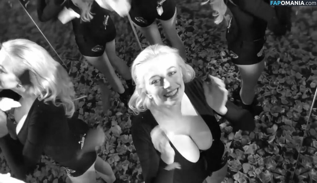 Caroline Vreeland Çıplak Sızdırılmış Fotoğraf #18