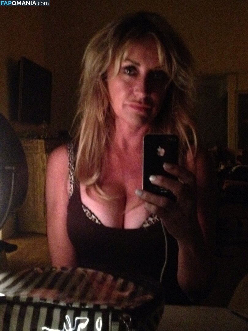 Carrie Michalka Çıplak Sızdırılmış Fotoğraf #20