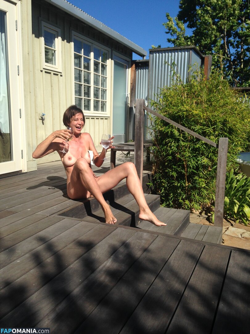 Catherine Bell Çıplak Sızdırılmış Fotoğraf #9