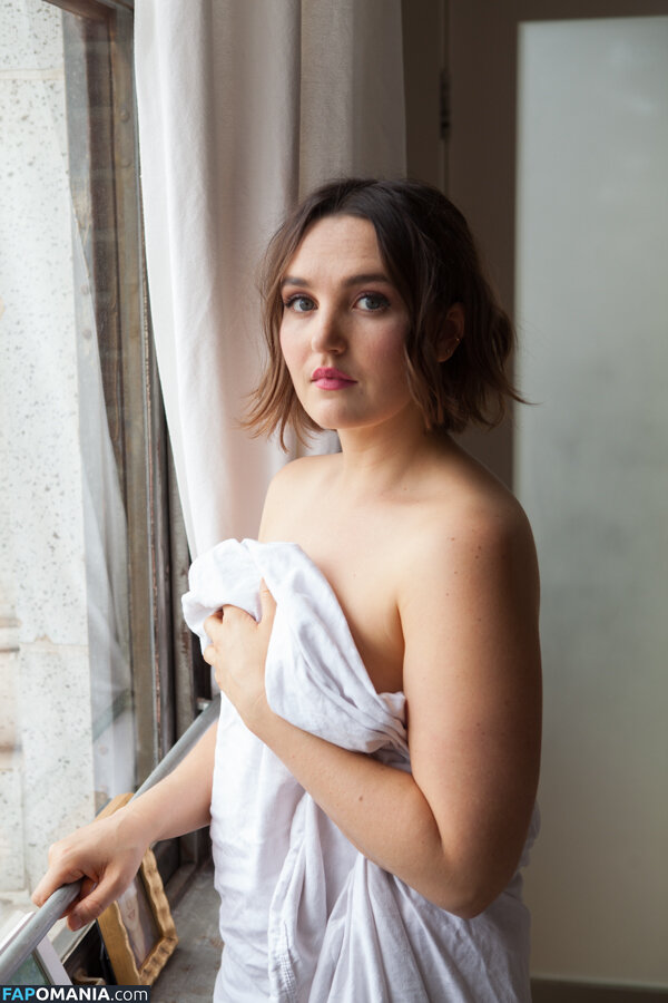 Chloe Fineman Çıplak Sızdırılmış Fotoğraf #13