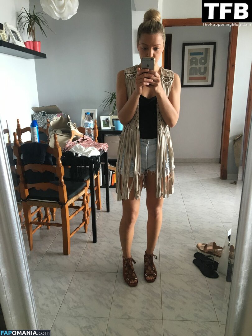 Claire Hutchings Çıplak Sızdırılmış Fotoğraf #62