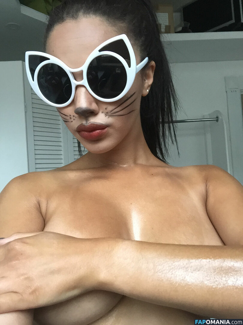 Courtnie Quinlan Çıplak Sızdırılmış Fotoğraf #22