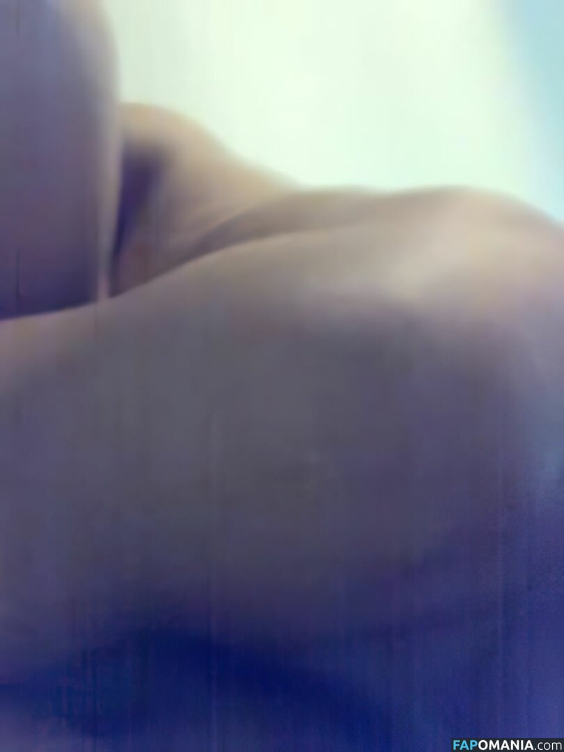 Cut Tari Çıplak Sızdırılmış Fotoğraf #30