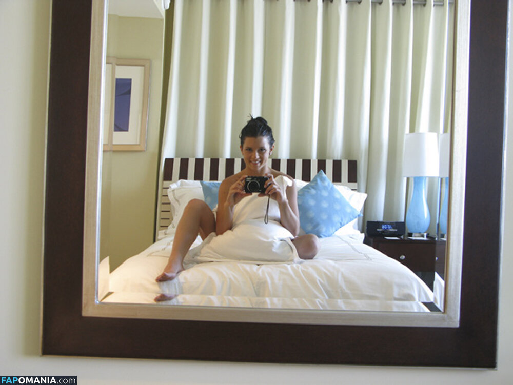 Danica Patrick Çıplak Sızdırılmış Fotoğraf #2