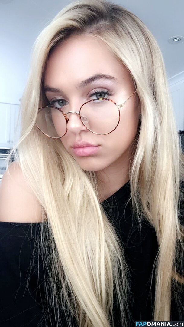 Delilah Belle Hamlin Çıplak Sızdırılmış Fotoğraf #42